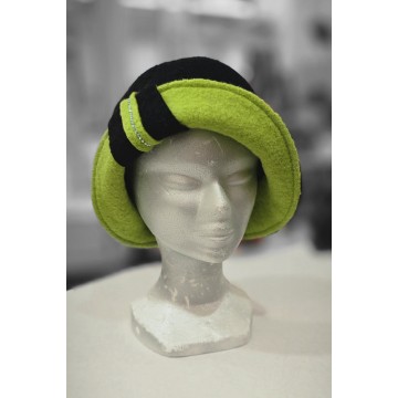 CHARLESTON anis/noir. Chapeau